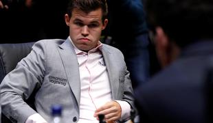 Carlsen ubranil naslov prvaka v šahu v pospešenem tempu