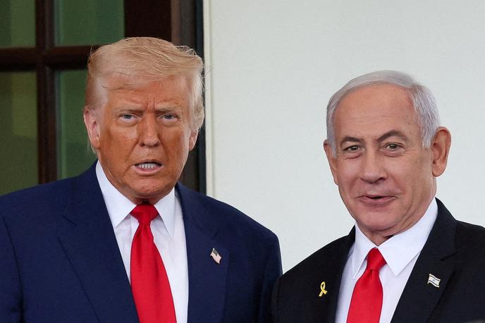 Benjamin Netanjahu in Donald Trump | Predsednik Donald Trump je novinarjem izrazil prepričanje, da se zadeve odvijajo v pravo smer in dejal, da si Hamas želi skleniti premirje. | Foto Reuters