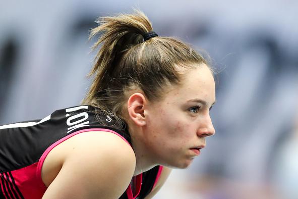 Mariborčanke poskočile na drugo mesto, Koper poglobil krizo Rogožank