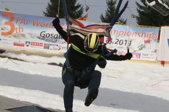 Odkrito spogledovanje s stopničkami