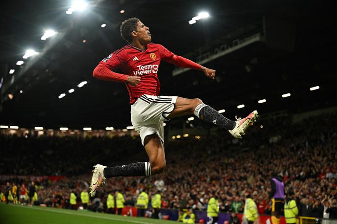 Raphael Varane | Raphael Varane je poskrbel, da je zmaga ostala na Old Traffordu. | Foto Reuters