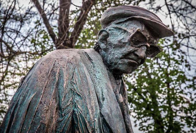 Spomenik Borisu Pahorju v ljubljanskem Tivoliju.  | Foto: Vid Ponikvar