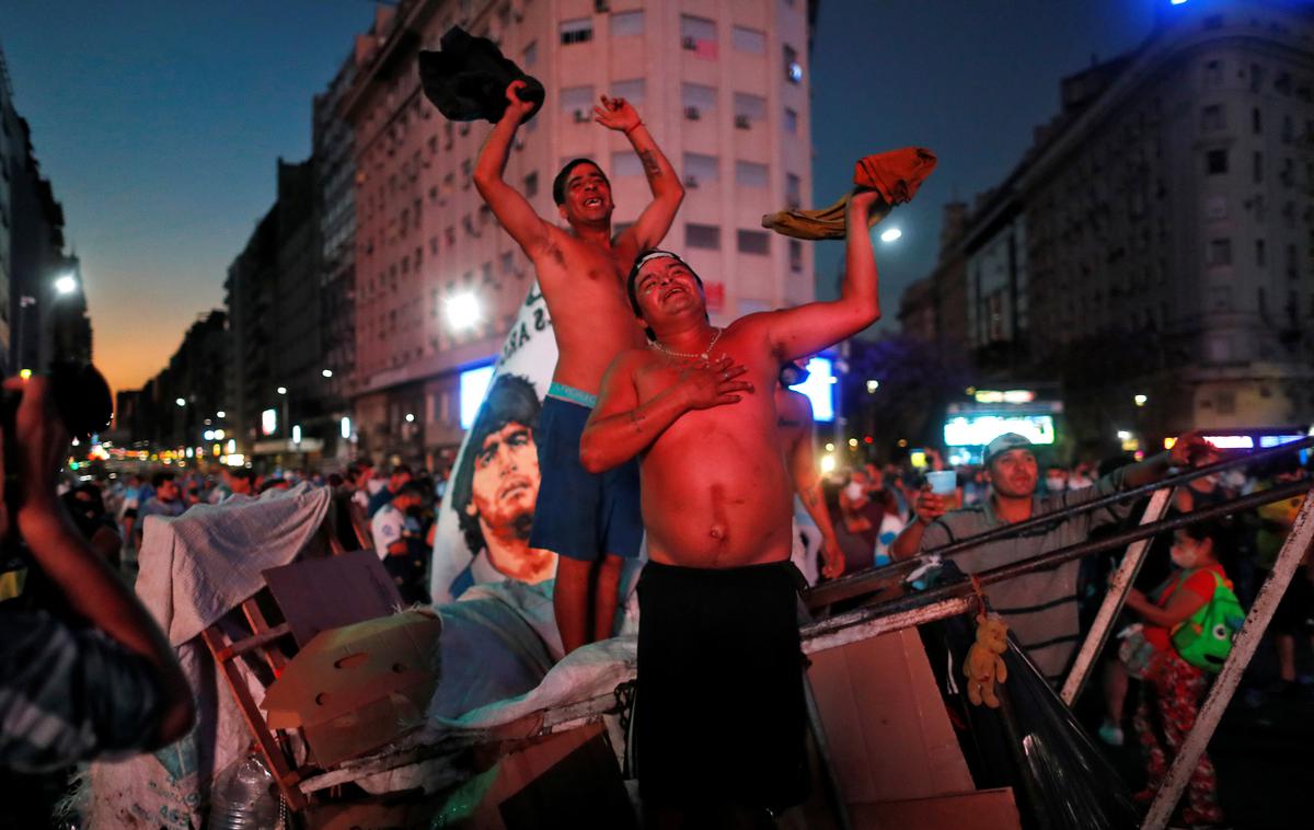 Maradona Smrt Buenos Aires | V Argentini je za Diegom Armandom Maradono na ulicah žalovalo na tisoče ljudi. | Foto Reuters