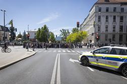 V Ljubljani potekal shod v podporo srbskim študentom #foto #video