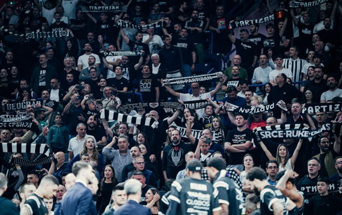 Partizan navijači | Dubaj pred vročekrvnimi Partizanovimi navijači | Foto ABA League j.t.d./Dragana Stjepanovic