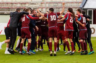 Derbi je ponudil šest golov, a ni dal zmagovalca