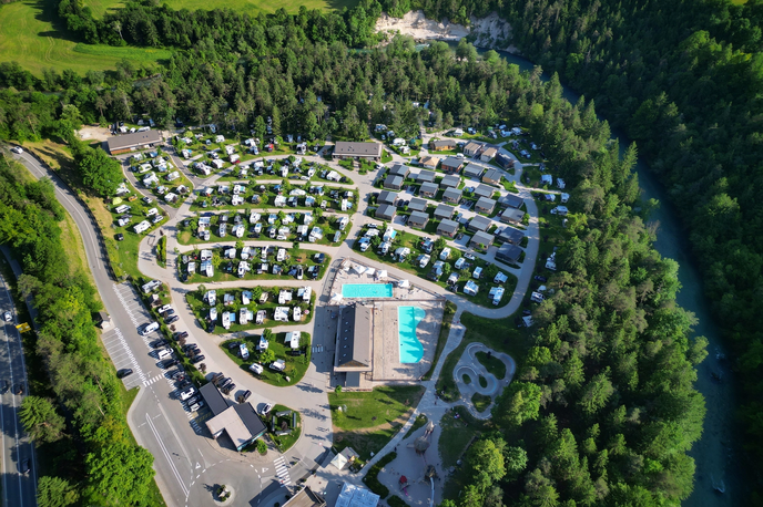 River Camping Bled | V kampu River Camping Bled, ki leži nedaleč od Bleda, je slovenskih gostov do pet odstotkov. Največ jih prihaja iz Nemčije in držav Beneluxa, zaznavajo pa porast gostov iz Češke in Poljske. | Foto Avtokampi.si