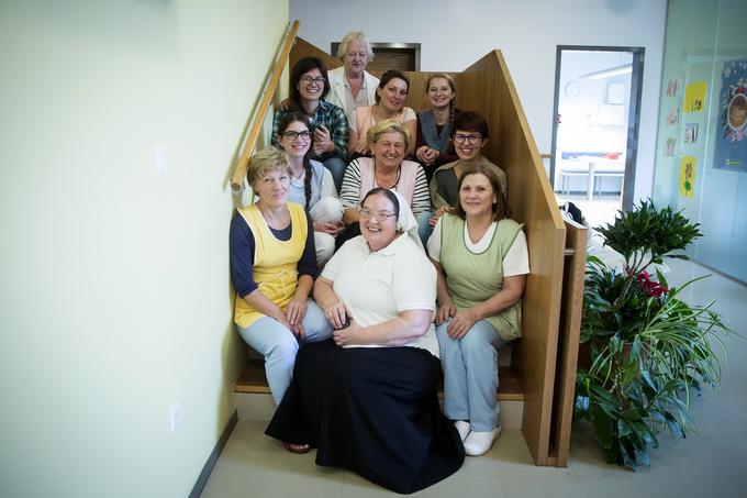 Hišo Ljubhospica sestavlja večdisciplinarni tim, ki ne obsega le zdravstveno osebje, ampak tudi strokovnjake, ki skrbijo za psihosocialno in duhovno oskrbo. | Foto: Ana Kovač