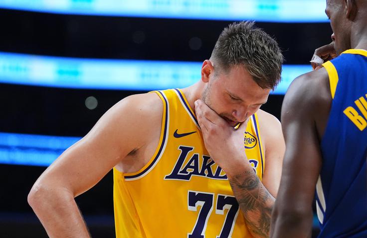 Luka Dončić Jimmy Butler V tej sezoni lahko izpusti le še 14 tekem, če bo hotel ostati med kandidati za individualna priznanja v sezoni 2025/26. | Foto: Guliverimage