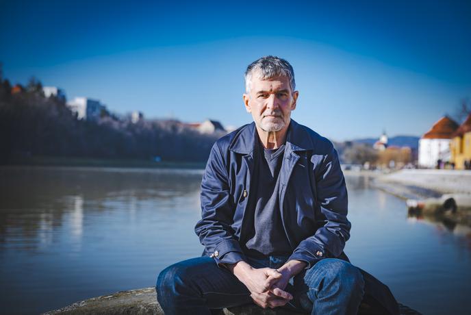 Avgust Demšar: Črne kronike nikoli ne berem, ker imam sam dovolj idej