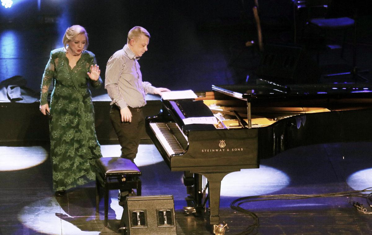 Matija Dedić | Koncert v spomin Arsenu Dediću. Na fotografiji Gabi Novak in Matija Dedić.  | Foto STA