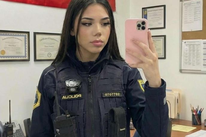 Zgražanje zaradi početja policistke Kaje. Slovenska policija je že ukrepala.