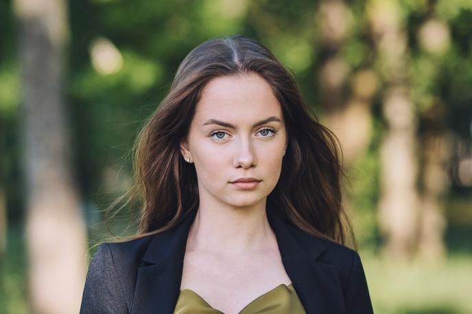 ženska, dekle, pomlad, poletje, jesen | Foto Shutterstock