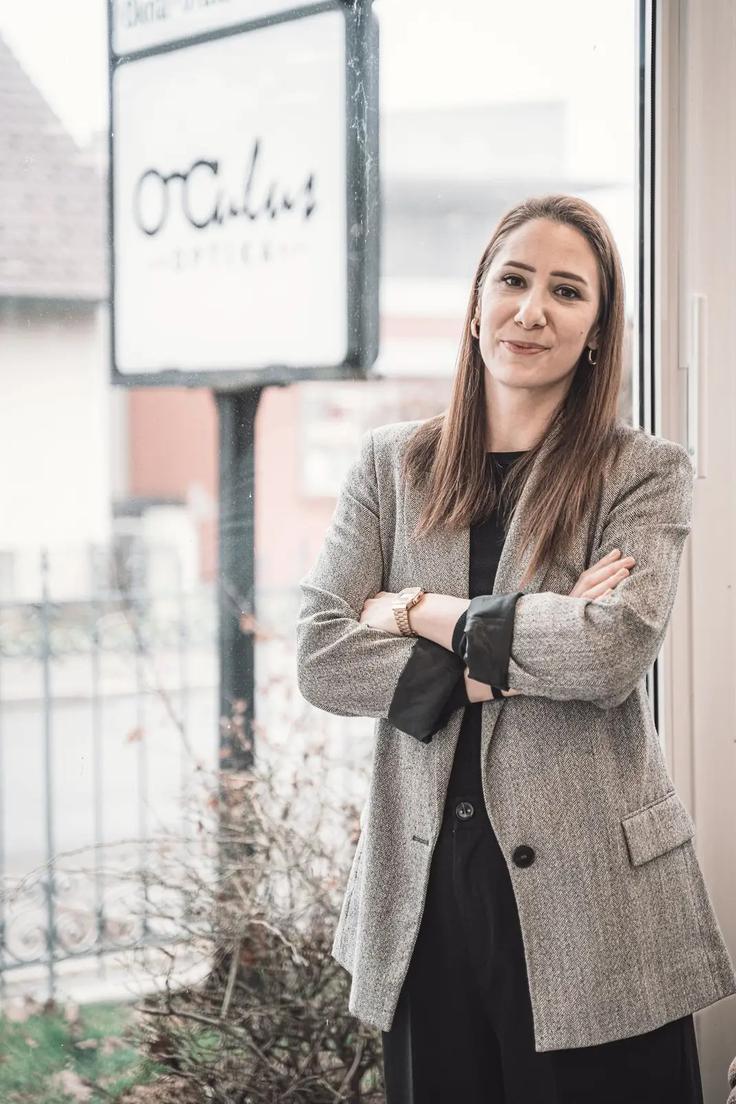 Na pogosta vprašanja o pomenu kakovostne zaščite oči v poletnih mesecih je odgovorila optometristka Živa Verdnik iz optike Oculus v Mariboru. | Foto: Optika Oculus
