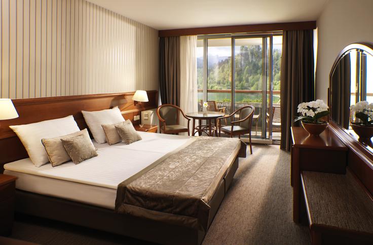 Športnikom se največkrat prilagajajo na področju prehrane, omogočijo pa jim tudi uporabo dodatnih prostorov za opremo, v tem primeru za shrambo ter pripravo oziroma servisiranje smuči.  | Foto: Sava Hotels & Resorts