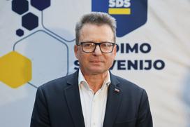 Referendum, sedež stranke SDS.