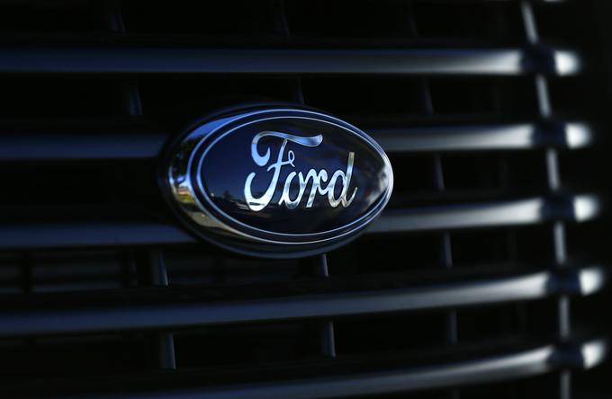 Ford je leta 1971 izdelal prvo poskusno serijo vozil z varnostnimi zračnimi blazinami, ki so se sprožile, ko je v avtomobil vgrajeni merilec pospeška zaznal sunkovit padec hitrosti - trk.  | Foto: Reuters