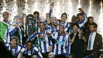 'Barca' in Man Utd lovita dvojno, Porto pa trojno krono