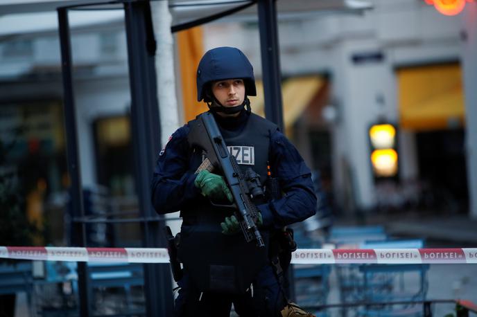 Teroristični napad na Dunaju | V terorističnem napadu na Dunaju so bili ubiti štirje ljudje. | Foto Reuters