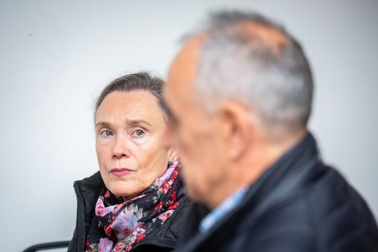 "Glede na to, da sva svobodna ustvarjalca na področju kulture, sva vezana na nenehno delo za preživetje. Zato se raje odpoveš dopustu kot predstavi," pove Nataša Natalija.  | Foto: Gaja Hanuna