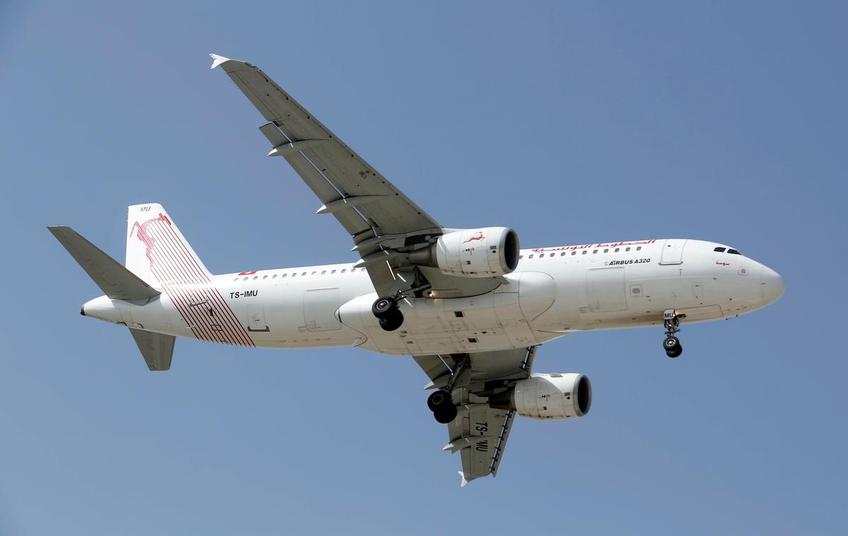 Letalo | Potnici naj bi se sprli zaradi prostora za ročno prtljago.  | Foto Reuters