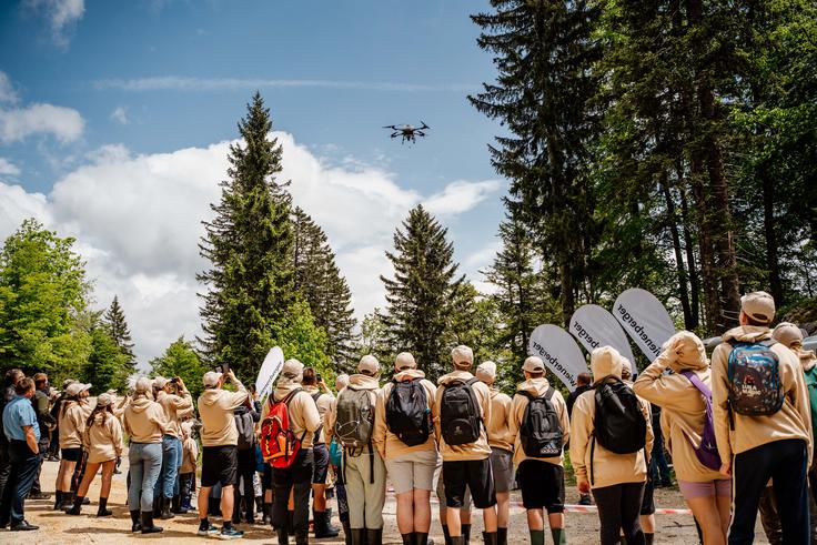 "V Kamniški Bistrici so v okviru Projekta O2 ter Zavoda za gozdove Slovenije pri obnovi gozdov sodelovali naši zaposleni, njihovi otroci ter otroci iz Centra za sluh in govor Maribor." | Foto: wienerberger