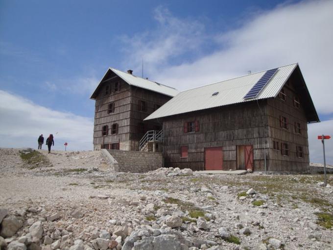 Največ turističnih bonov so slovenski planinci unovčili v Domu Planika pod Triglavom. | Foto: 