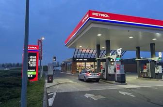 Inšpekcija: Petrol je na črpalke dovažal precej manj goriva. Ga je vozil k sosedom?