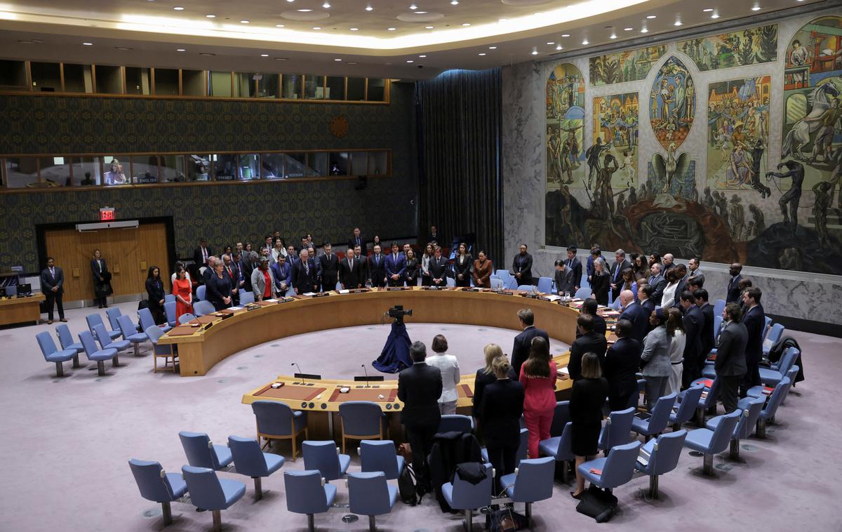 Varnostni svet ZN | Resolucijo, ki jo je predlagalo deset nestalnih članic, med njimi Slovenija, so podprle vse članice VS ZN razen ZDA, ki so se vzdržale. | Foto Reuters