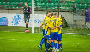 Koper navdušil in šokiral Olimpijo v Stožicah #video