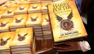 Na Poljskem pri cerkvi sežgali knjige o Harryju Potterju