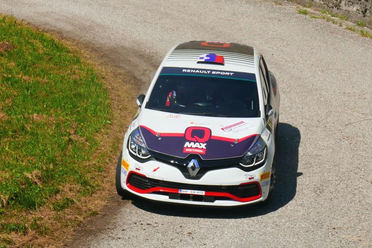 Že tretja zaporedna zmaga za Aleksa Humarja in sovoznika Jako Cevca (renault clio R3T). | Foto: Gregor Pavšič