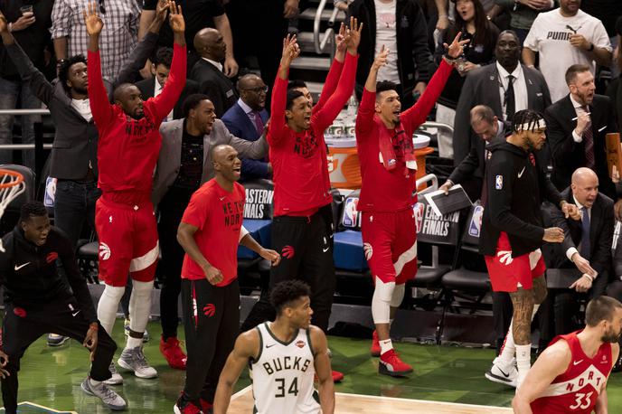 Golden State Toronto | Veselje košarkarjev Toronta po zelo pomembni zmagi nad Milwaukeejem | Foto Reuters