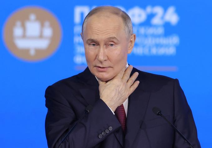 Putin je dejal, da je stopnja rasti ruskega gospodarstva večja od svetovnega povprečja in da delež rublja v ruski mednarodni menjavi znaša skoraj 40 odstotkov. | Foto: Reuters