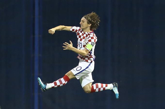 Luka Modrić za člansko izbrano vrsto Hrvaške igra že vse od leta 2006. Zbral je 133 nastopov. | Foto: Reuters