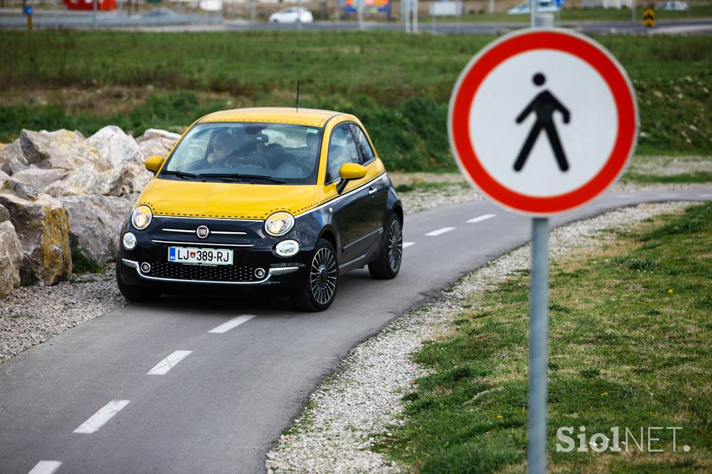 Fiat 500 1.2 8V lounge - šik mestni malček s posluhom za visoko modo
