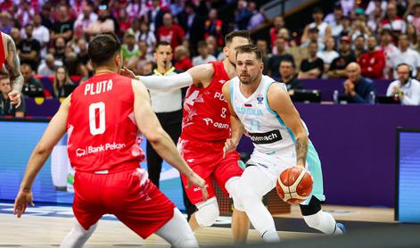 V živo: Dončić s trojko pred koncem prvega polčasa za prvo vodstvo Slovenije