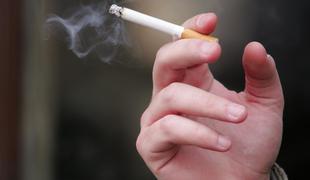 Kolar Celarčeva želi uvesti tobačni cent, licenčnine in prepoved kajenja v medijih