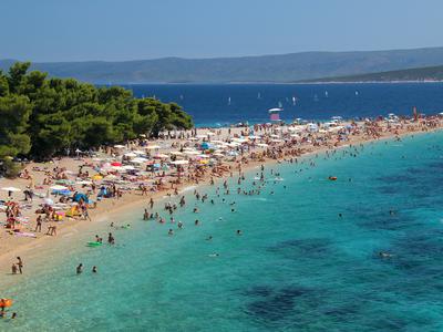 Domači gostje dvigajo hrvaške turistične številke. Kje smo Slovenci?