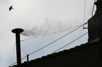 Kardinali prvega med enakimi volijo "pod ključem"