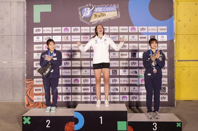 Sara Čopar | 18-letna Sara Čopar iz Laškega je osvojila naslov svetovne prvakinje v težavnosti v konkurenci do 20 let.  | Foto IFSC