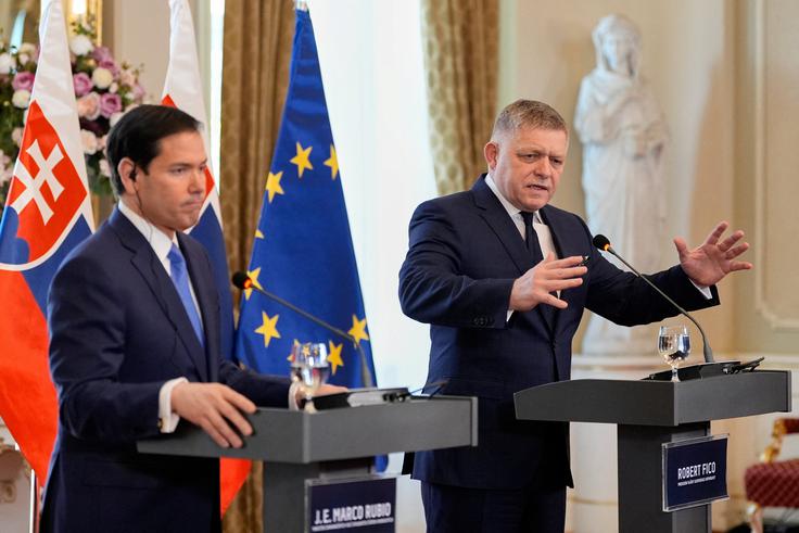 To nedeljo je Fica obiskal Rubio. Govorila sta o med drugim o vojni v Ukrajini ter slovaški oskrbi z ruskim plinom in nafto. | Foto: Reuters