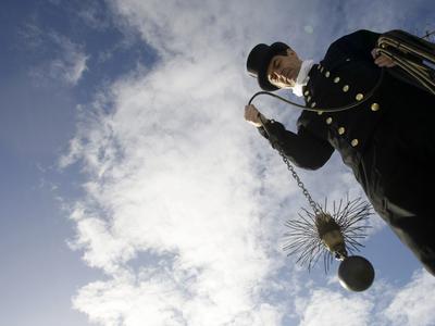 Ministrstvo opozarja na primere nenapovedanih obiskov lažnih dimnikarjev