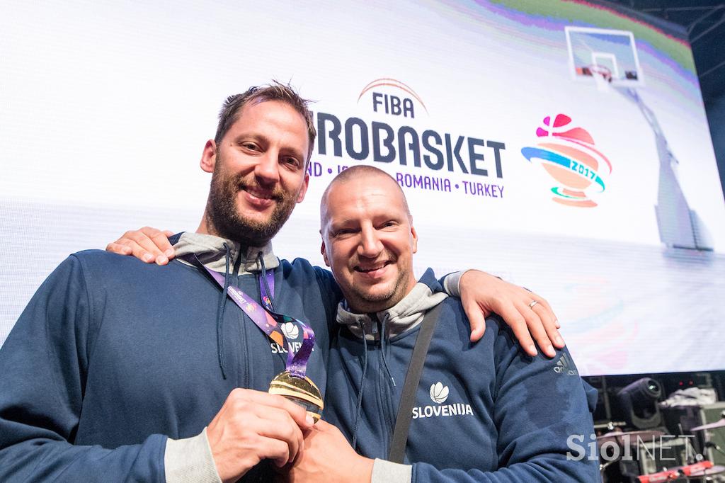 Sprejem košarkarjev EuroBasket 2017 Kongresni trg