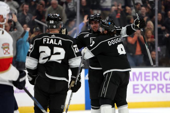 Anže Kopitar | Hokejisti Los Angeles Kings so z 2:1 doma premagali Florido. Odločili zadetek je prispeval Anže Kopitar.  | Foto Reuters