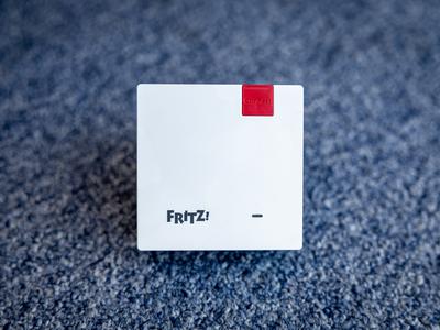 FRITZ!Repeater 1700: prepoznavni "kvadrat" na krilih Wi-Fi 7