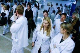 O plačah v javnem sektorju na ponedeljkovi izredni seji