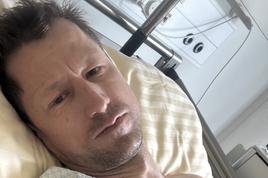 Nekdanji smučarski as po prometni nesreči v bolnišnici