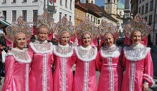 Na Pogačarjevem trgu v Ljubljani bo grel ruski pust – maslenica