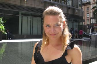 Predstava slovenske igralke o Marlene po New Yorku, tudi v Ljubljani